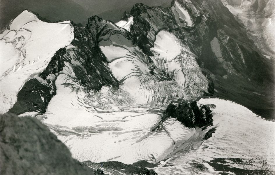 Gran Testa di By, Les Luisettes, Sonadon-Gletscher vom Col zwischen Grand Combin de Valsorey und Grand Combin. Sommer 1928.